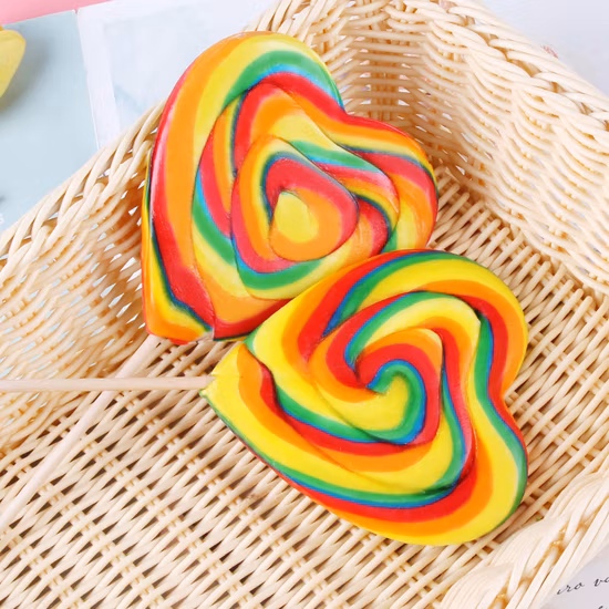Customization Valentine′s Day Rainbow Hard Candy Gift Heart Shaped Lollipop