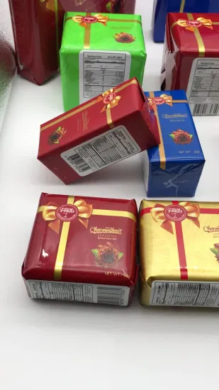Atacado Halal FDA Certificação HACCP Qualidade Melhor Preço Natal/Halloween Feriado Biscoitos Wafer Doce Wafer Coração Leite/Composto de Laticínios Chocolate ao Leite